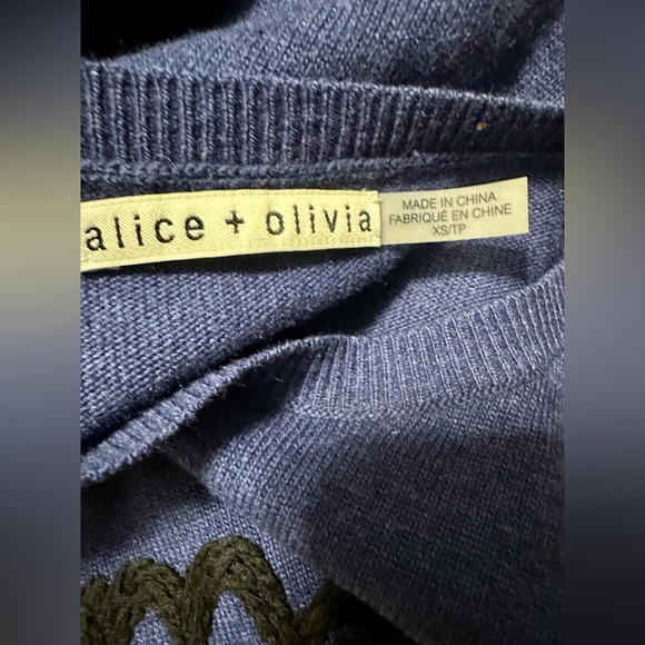 Alice + Olivia Blue “Time Out!” Sweater with Crew Neck and Knit Material XS - Picture 3 of 3